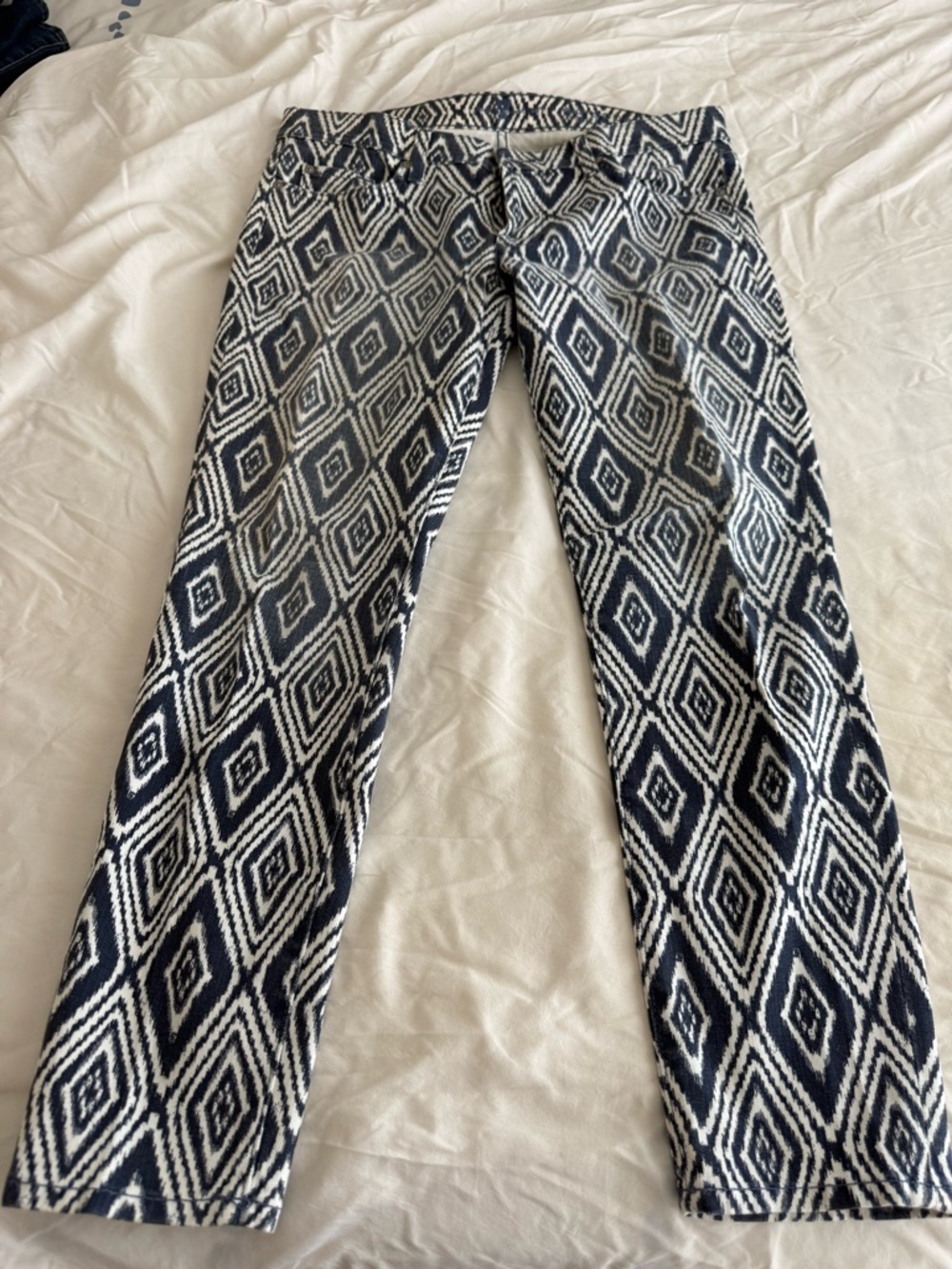 7 For All Mankind Navy & White Diamond-Print Skinny Ankle Jeans, Size 31